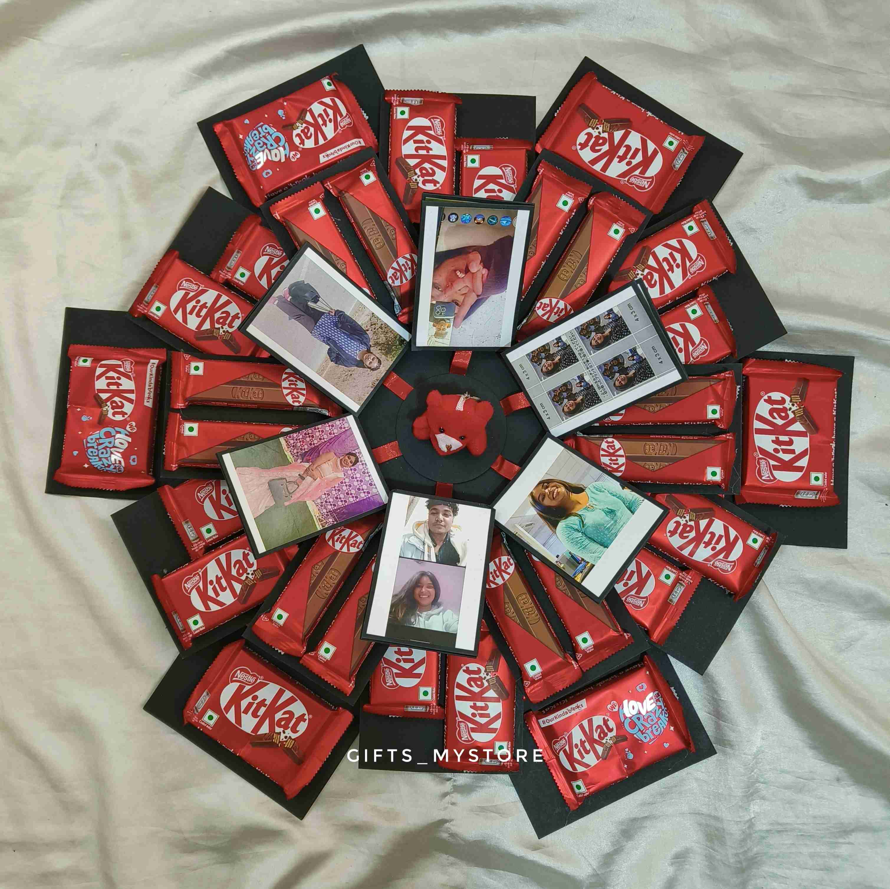 ROTATING TEDDY BEAR WITH KITKAT CEB